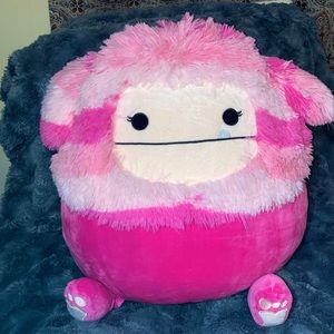 Squishmallow- NWT Hailey the Pink Ombré Bigfoot 16in